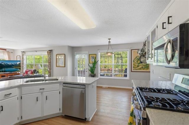 717 Ridgewood Way, Canton, GA 30114