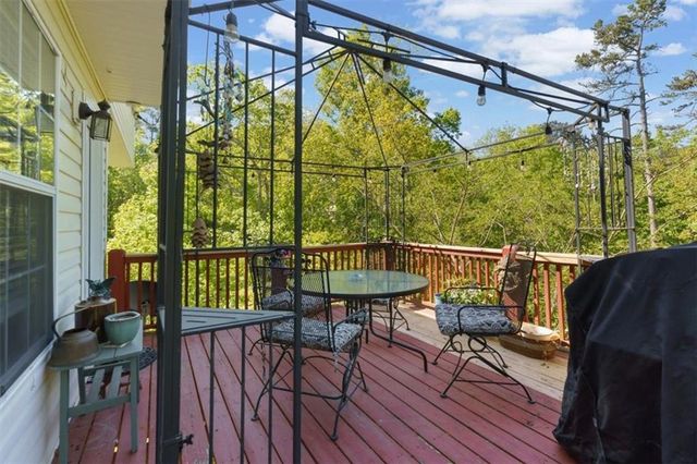 717 Ridgewood Way, Canton, GA 30114