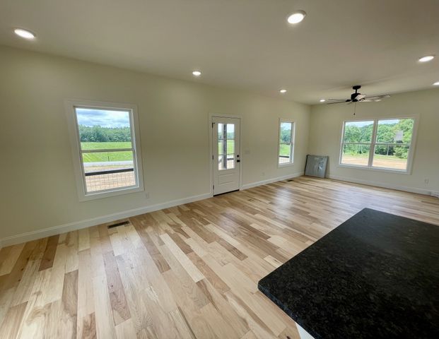 54 Union Hill Rd, Loretto, TN 38469