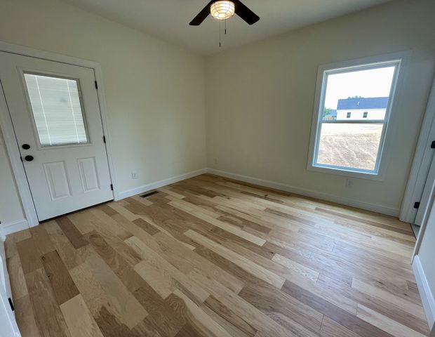 54 Union Hill Rd, Loretto, TN 38469