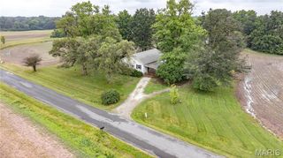33974 Irish Lane, Brighton, IL 62012