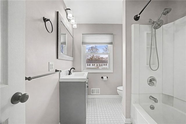 248 Gate House, Henrietta, NY 14467