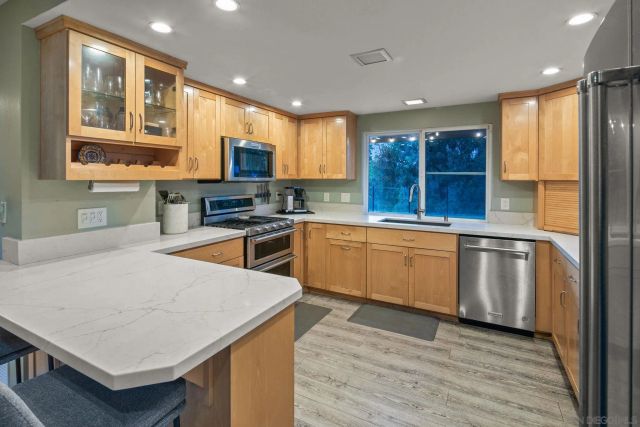 5134 Park Rim Dr., San Diego, CA 92117