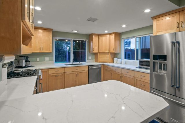 5134 Park Rim Dr., San Diego, CA 92117