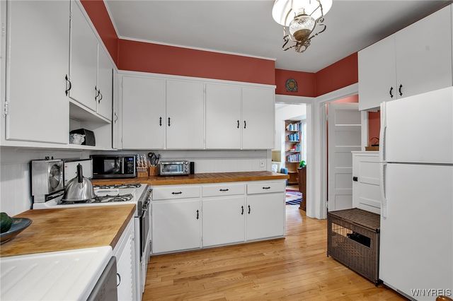 704 Auburn Avenue, Buffalo, NY 14222