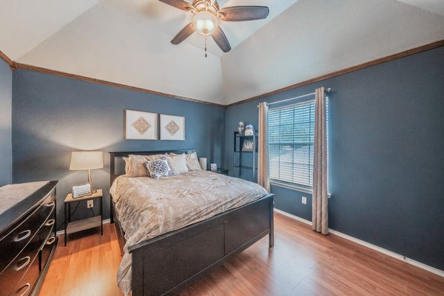 812 Chaparral Drive, Grand Prairie, TX 75052