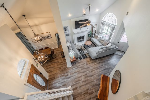 812 Chaparral Drive, Grand Prairie, TX 75052