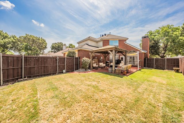 812 Chaparral Drive, Grand Prairie, TX 75052