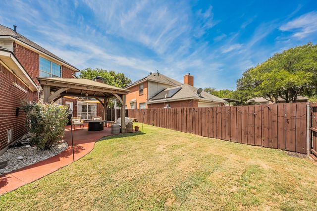 812 Chaparral Drive, Grand Prairie, TX 75052
