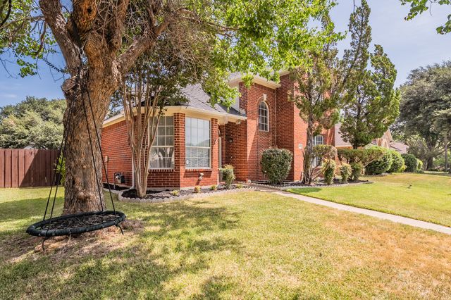 812 Chaparral Drive, Grand Prairie, TX 75052
