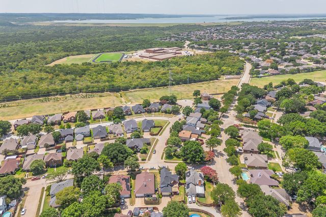 812 Chaparral Drive, Grand Prairie, TX 75052