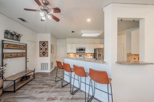 812 Chaparral Drive, Grand Prairie, TX 75052