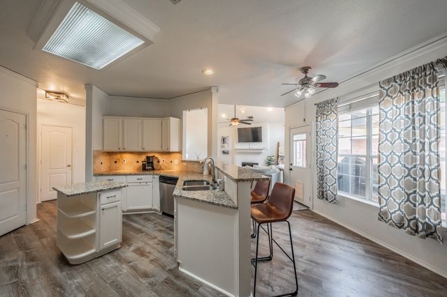 812 Chaparral Drive, Grand Prairie, TX 75052