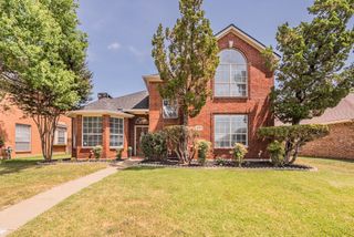 812 Chaparral Drive, Grand Prairie, TX 75052