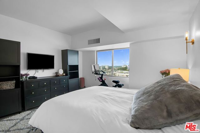 1155 N La Cienega Boulevard 1103, West Hollywood, CA 90069