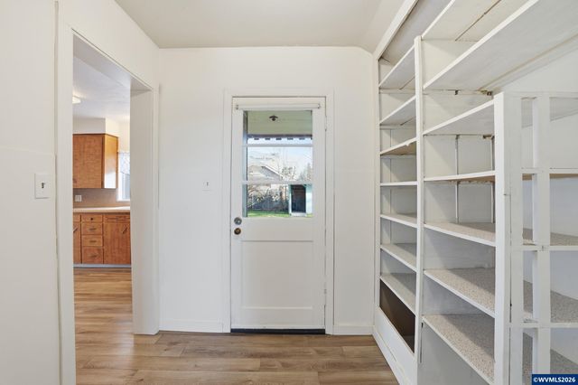 108 W 1st St, Canby, OR 97013