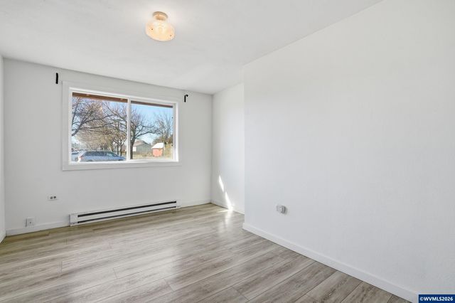 108 W 1st St, Canby, OR 97013