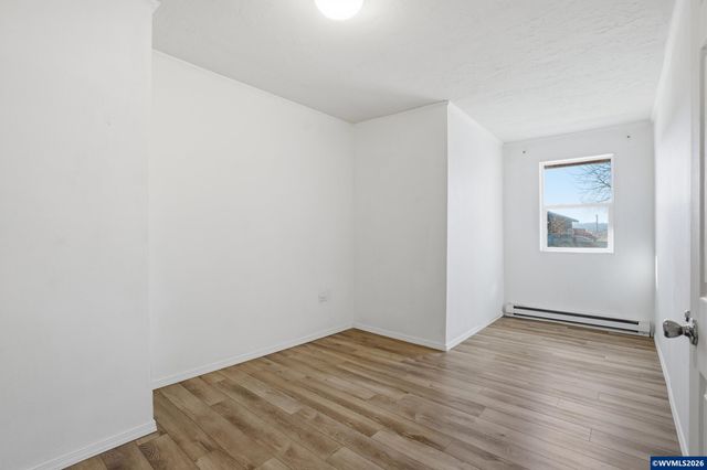 108 W 1st St, Canby, OR 97013