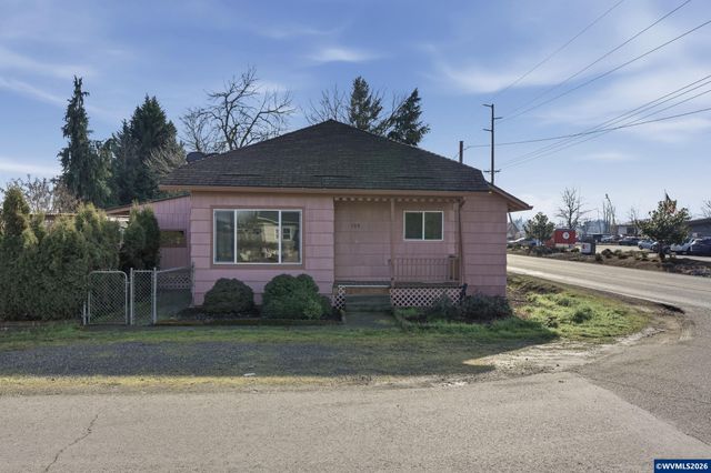 108 W 1st St, Canby, OR 97013