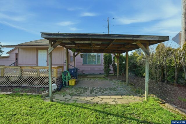 108 W 1st St, Canby, OR 97013