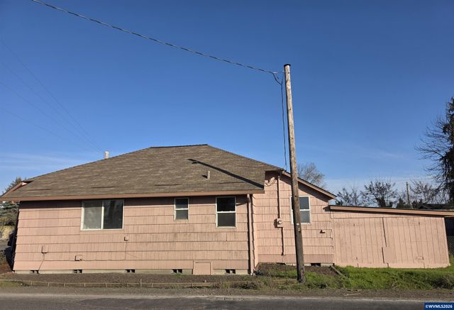 108 W 1st St, Canby, OR 97013