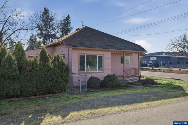 108 W 1st St, Canby, OR 97013