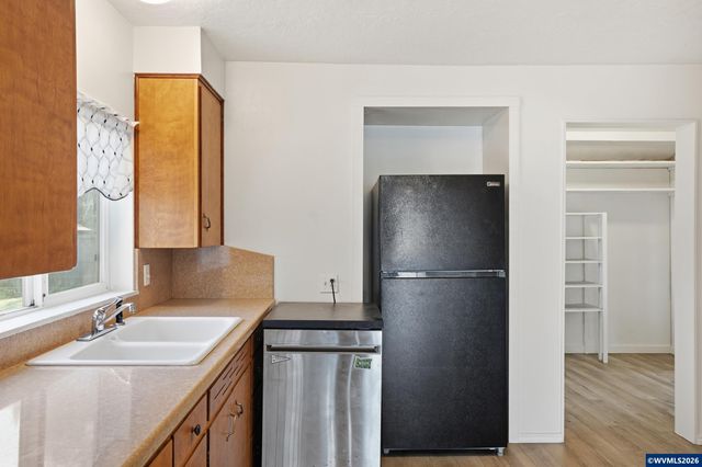 108 W 1st St, Canby, OR 97013