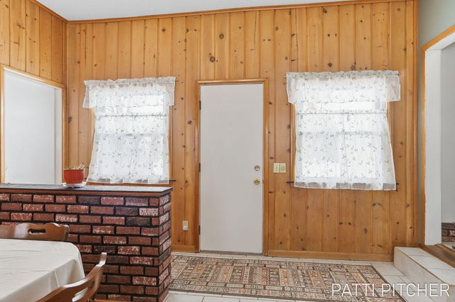 2117 Columbus Avenue, Norton Shores, MI 49441