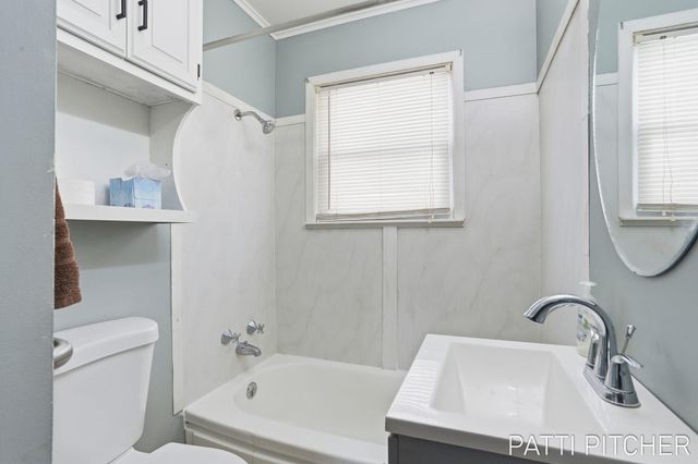 2117 Columbus Avenue, Norton Shores, MI 49441