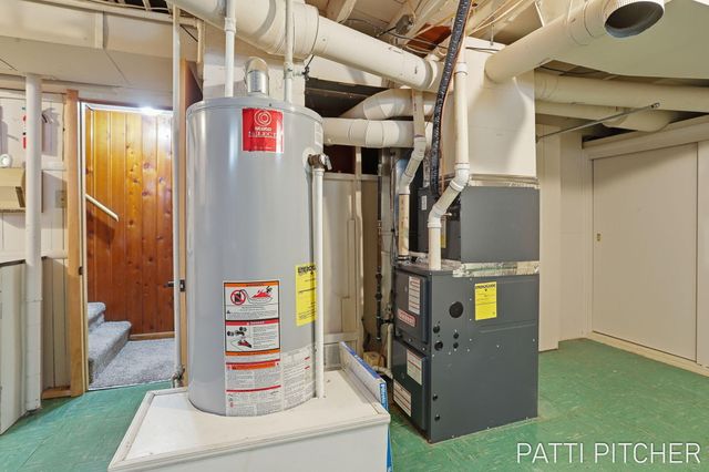 2117 Columbus Avenue, Norton Shores, MI 49441