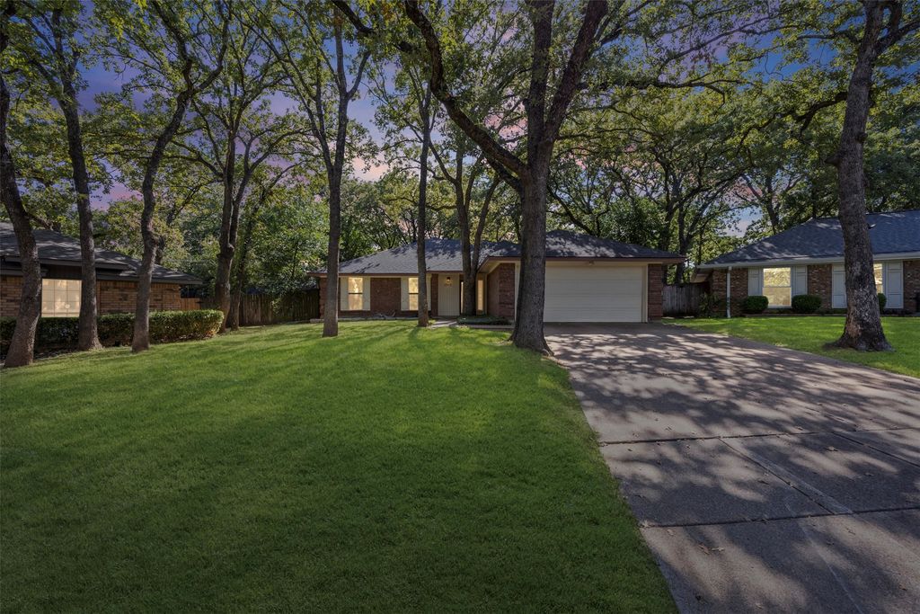 3902 Wentworth Drive, Arlington, TX 76001