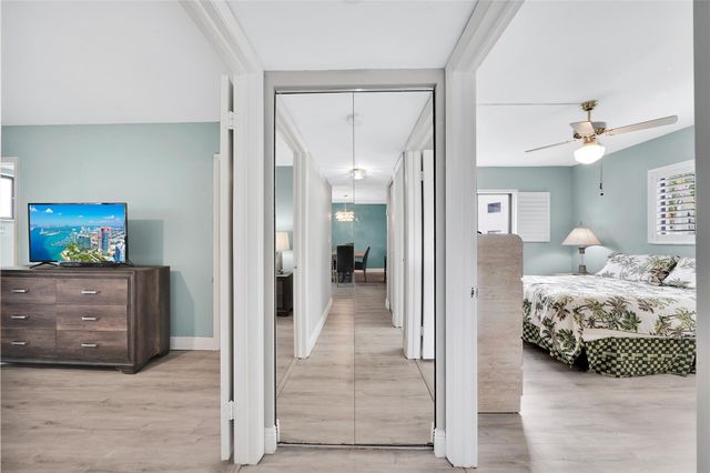 5250 Las Verdes Circle 212, Delray Beach, FL 33484