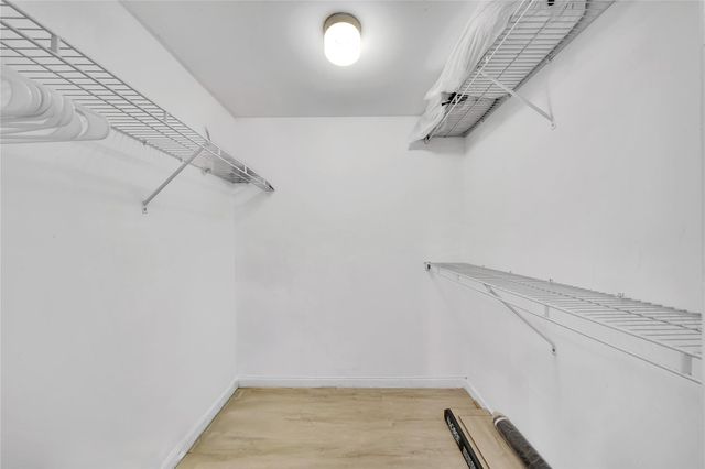 5250 Las Verdes Circle 212, Delray Beach, FL 33484