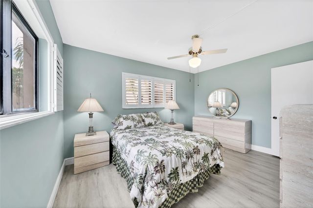 5250 Las Verdes Circle 212, Delray Beach, FL 33484