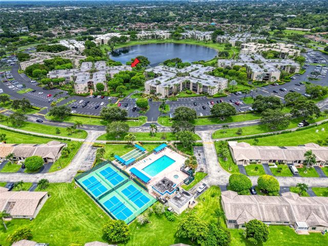 5250 Las Verdes Circle 212, Delray Beach, FL 33484