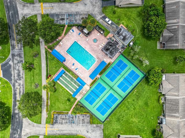 5250 Las Verdes Circle 212, Delray Beach, FL 33484