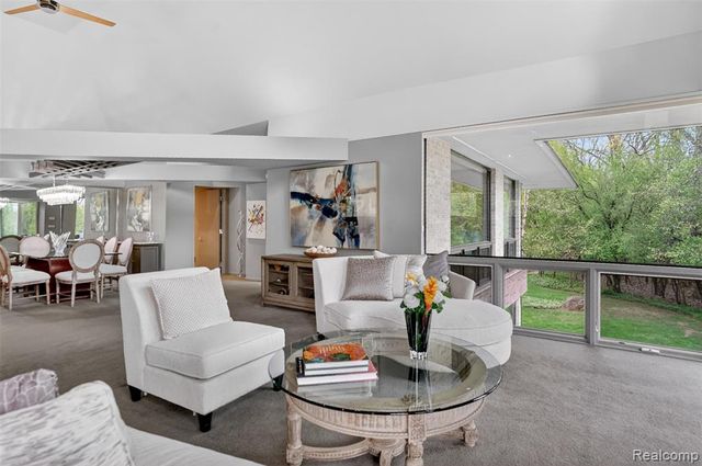 5044 Christy Court, Troy, MI 48098