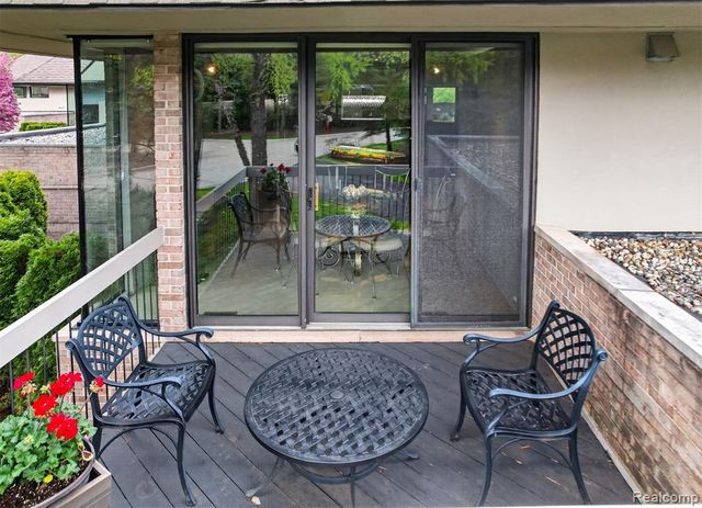 5044 Christy Court, Troy, MI 48098