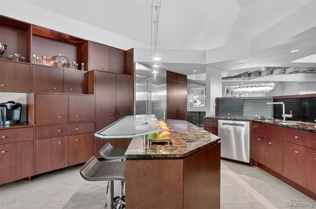5044 Christy Court, Troy, MI 48098