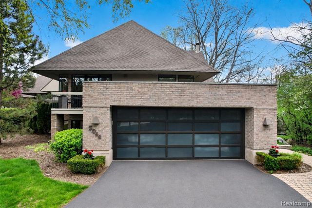 5044 Christy Court, Troy, MI 48098