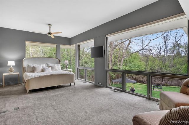 5044 Christy Court, Troy, MI 48098