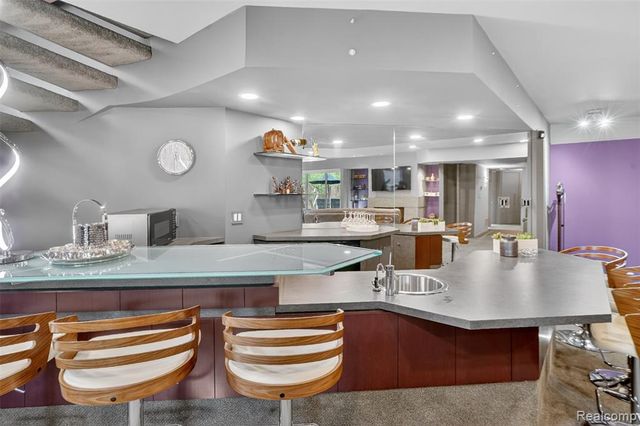 5044 Christy Court, Troy, MI 48098