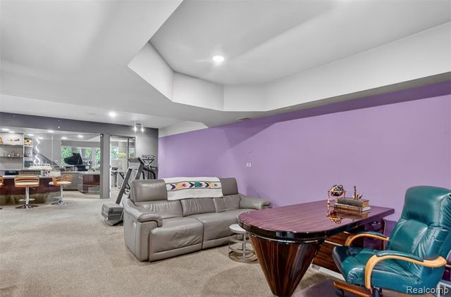 5044 Christy Court, Troy, MI 48098