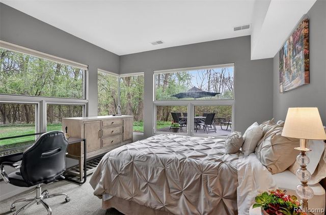 5044 Christy Court, Troy, MI 48098