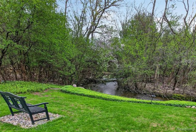 5044 Christy Court, Troy, MI 48098