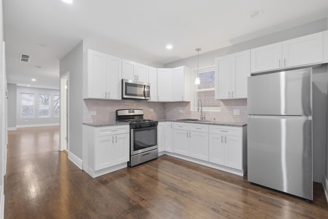 2118 S 59th Avenue, Cicero, IL 60804