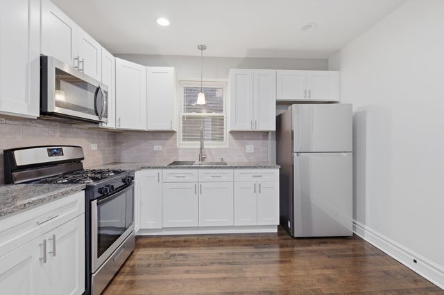 2118 S 59th Avenue, Cicero, IL 60804