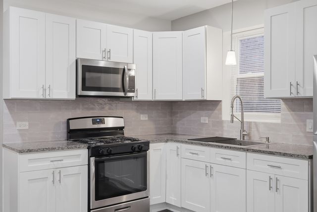 2118 S 59th Avenue, Cicero, IL 60804