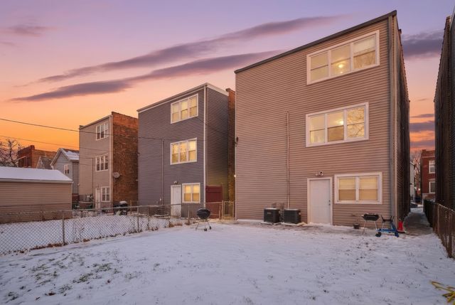 2118 S 59th Avenue, Cicero, IL 60804