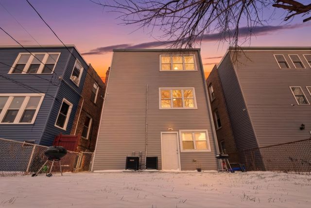 2118 S 59th Avenue, Cicero, IL 60804